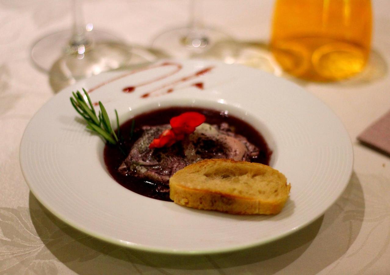Logis Hotel Restaurant & Pizzeria Vuillot Cuiseaux Exteriér fotografie