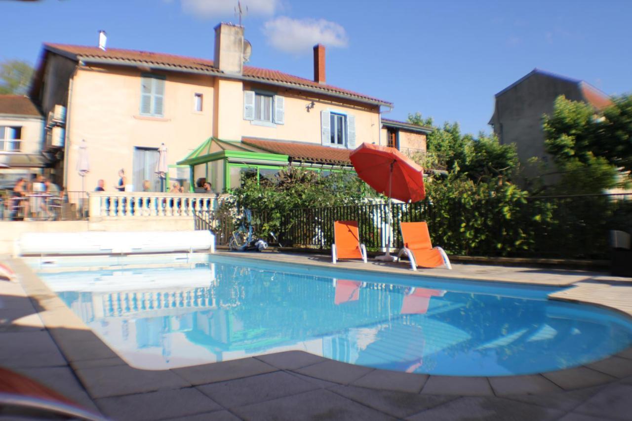 Logis Hotel Restaurant & Pizzeria Vuillot Cuiseaux Exteriér fotografie