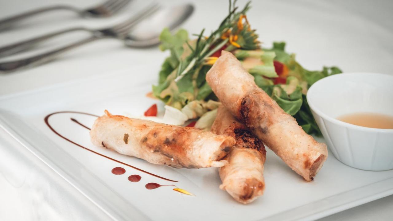 Logis Hotel Restaurant & Pizzeria Vuillot Cuiseaux Exteriér fotografie